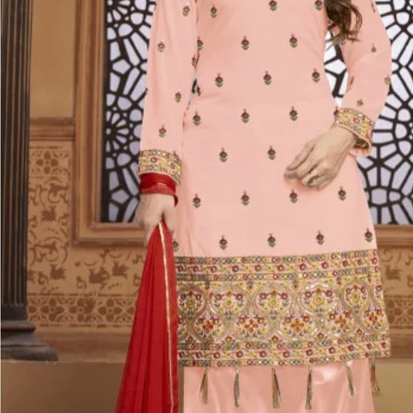 Trending  designer suits - Picture 1 of 14